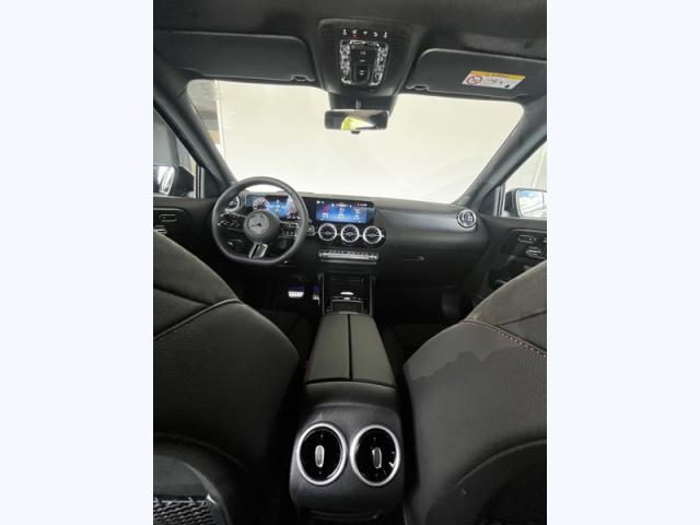 Mercedes Benz Gla image 4