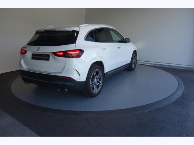 Mercedes Benz Gla image 8