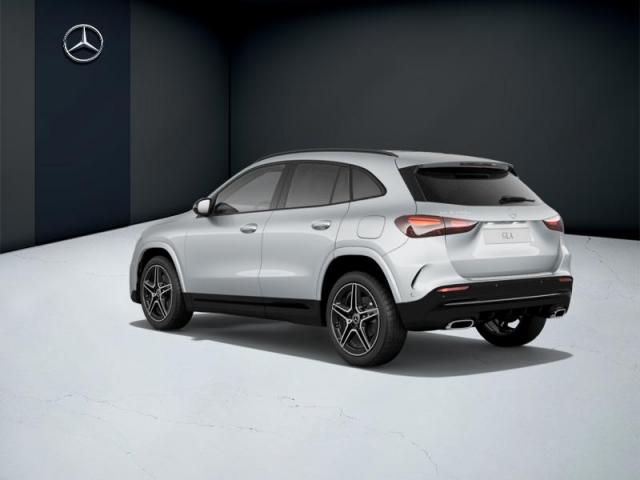 Mercedes Benz Gla image 1