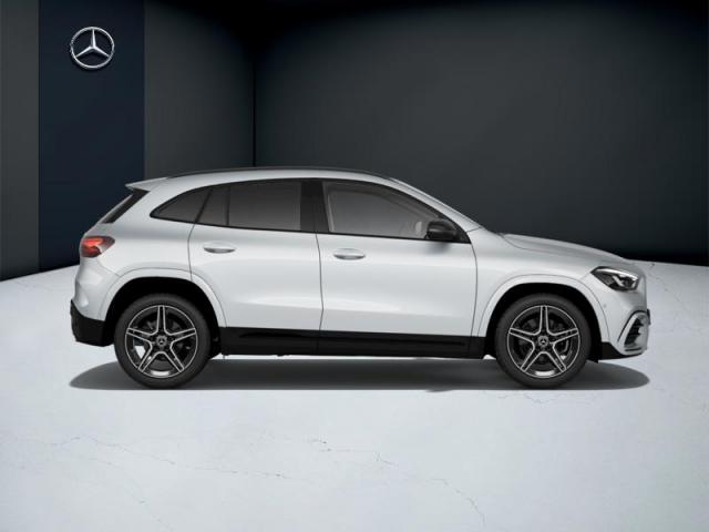 Mercedes Benz Gla image 9