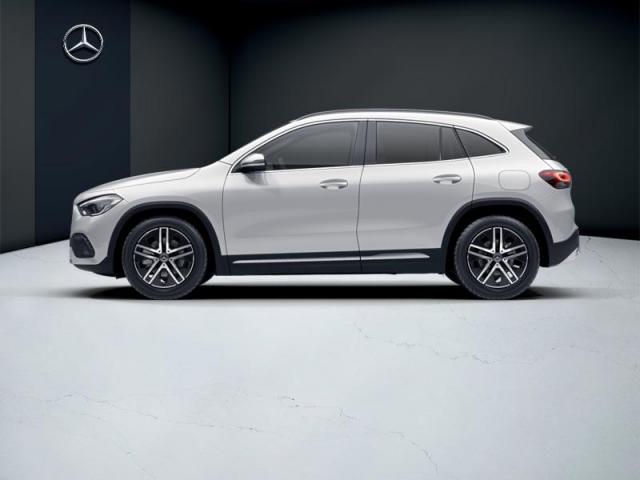 Mercedes Benz Gla image 1