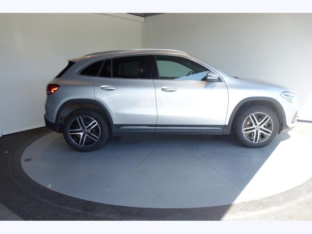 Mercedes Benz Gla image 8