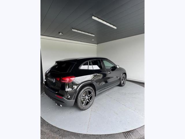 Mercedes Benz Gla image 9