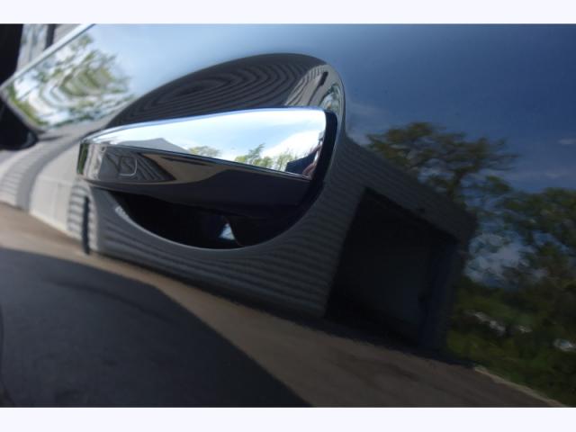 Mercedes Benz Gla image 2