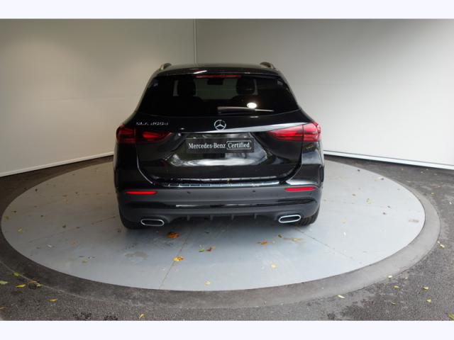 Mercedes Benz Gla image 2