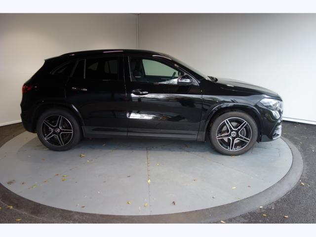 Mercedes Benz Gla image 1