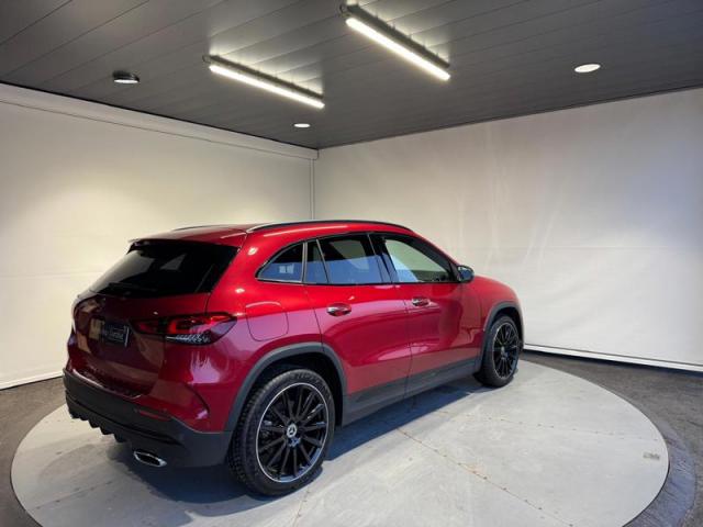 Mercedes Benz Gla image 1