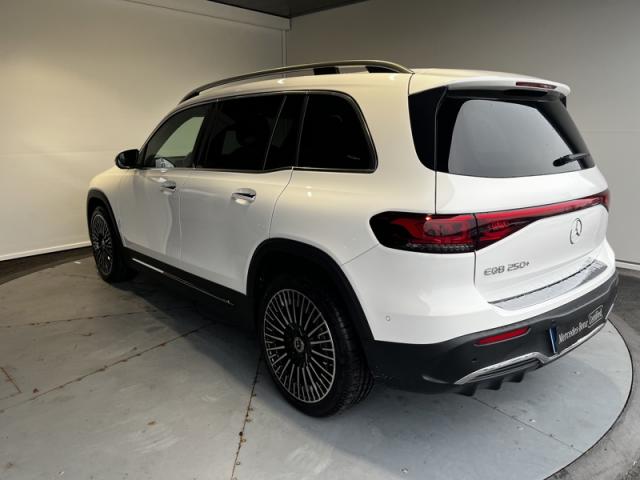 Mercedes Benz Eqb image 2