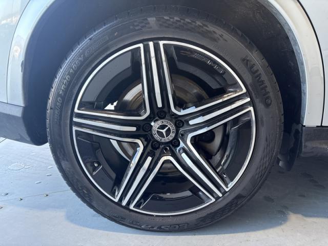 Mercedes Benz Glc image 8