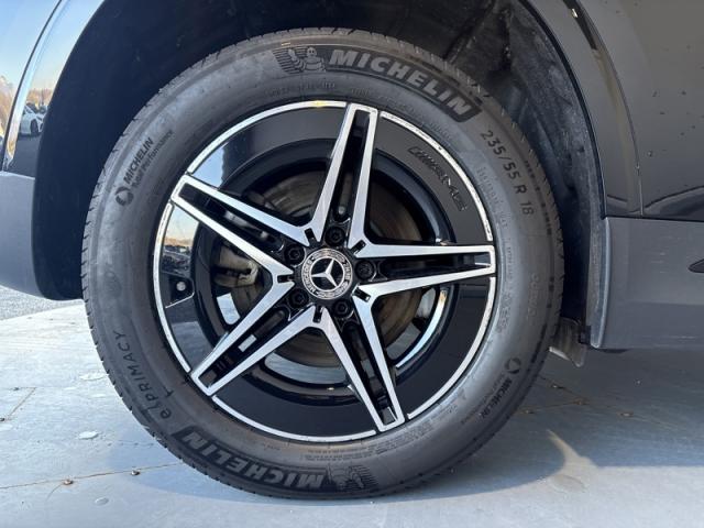 Mercedes Benz Eqa image 8