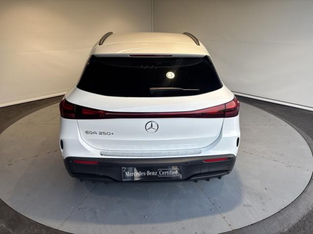 Mercedes Benz Eqa image 9