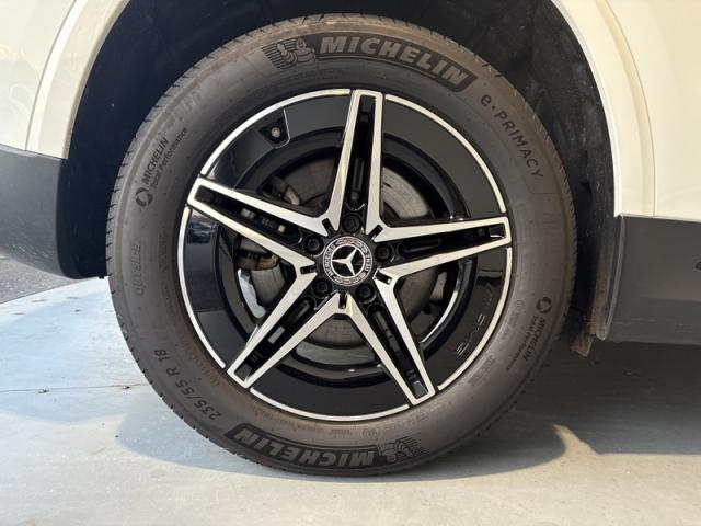 Mercedes Benz Eqa image 6