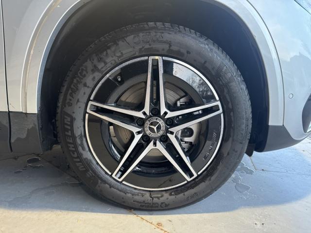 Mercedes Benz Eqa image 5
