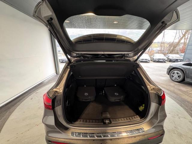 Mercedes Benz Eqa image 4