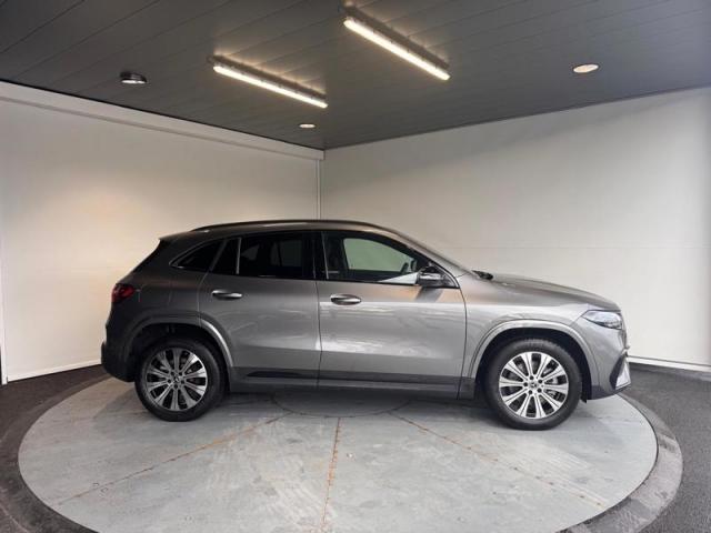 Mercedes Benz Eqa image 2