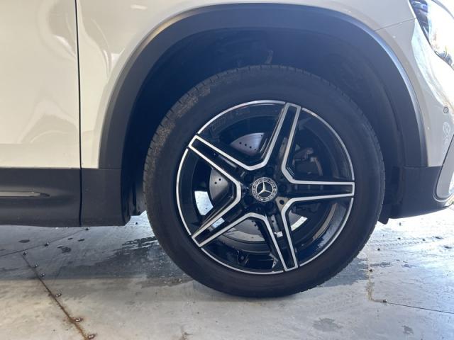 Mercedes Benz Glb image 2