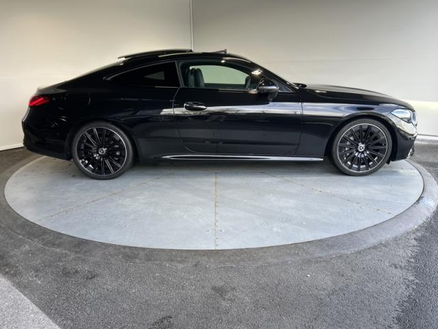 Mercedes Benz Cle image 2