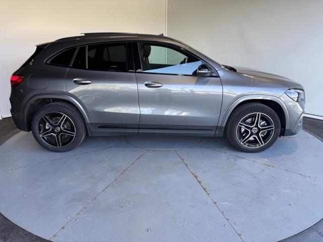 Mercedes Benz Gla image 1