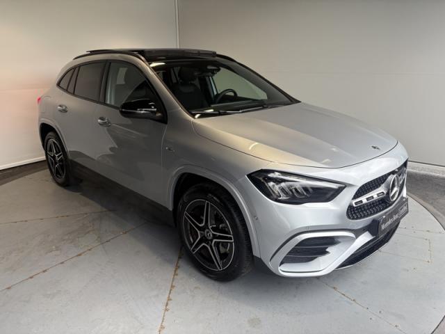 Mercedes Benz Gla image 1
