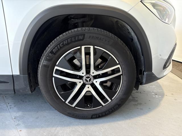 Mercedes Benz Gla image 9