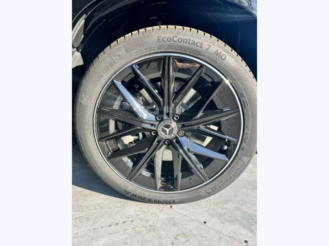Mercedes Benz Glb image 8
