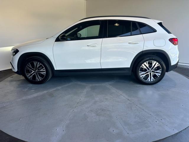 Mercedes Benz Gla image 1