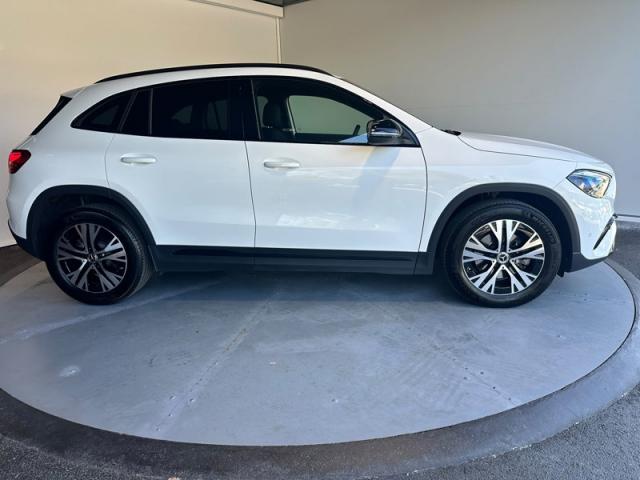 Mercedes Benz Gla image 9
