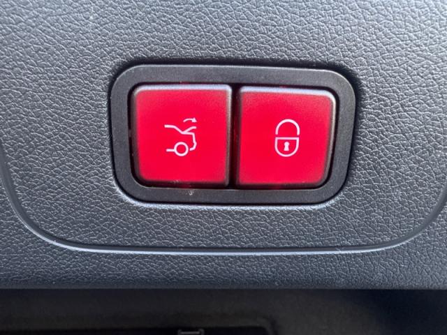 Mercedes Benz Cla image 2