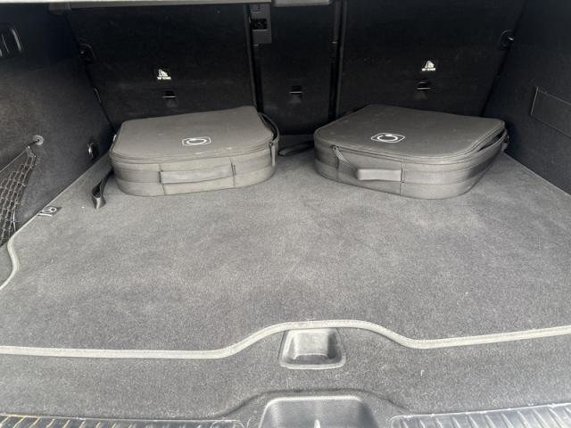 Mercedes Benz Glc image 9