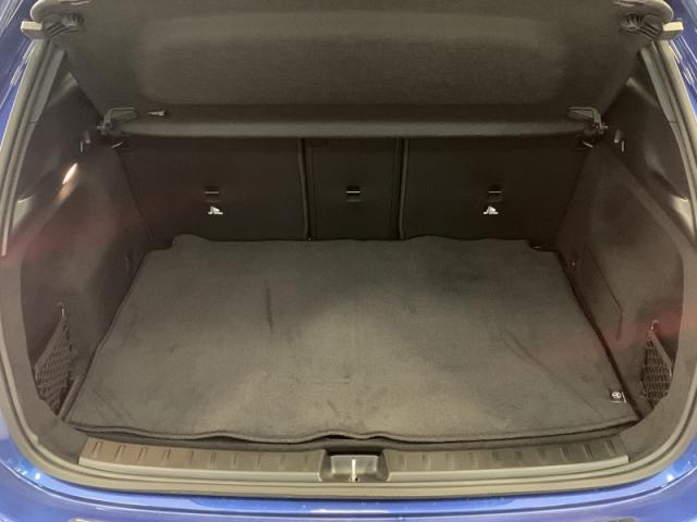 Mercedes Benz Gla image 2