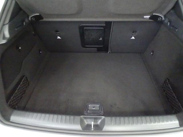 Mercedes Benz Gla image 6
