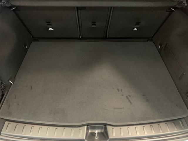 Mercedes Benz Gla image 8