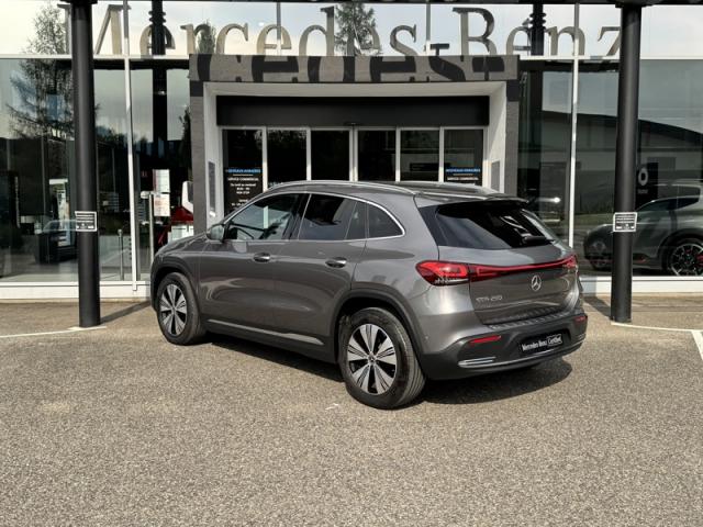 Mercedes Benz Eqa image 8