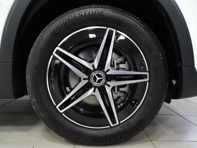 Mercedes Benz Eqb image 2