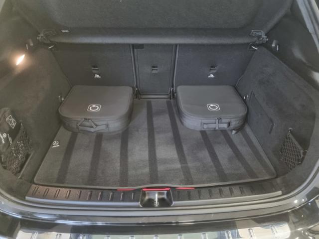 Mercedes Benz Gla image 2