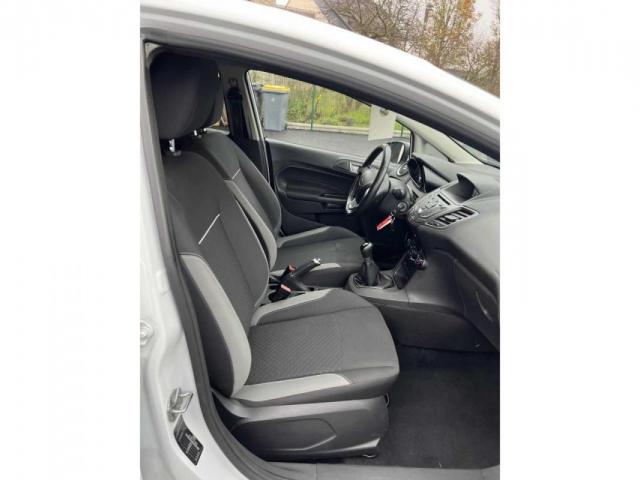 Ford Fiesta image 8