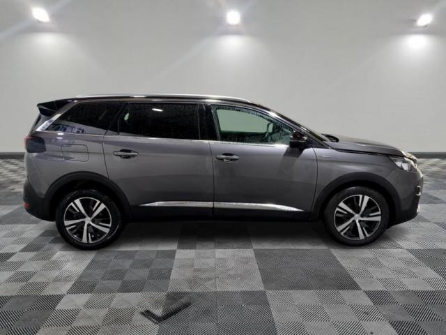 Peugeot 5008 image 1