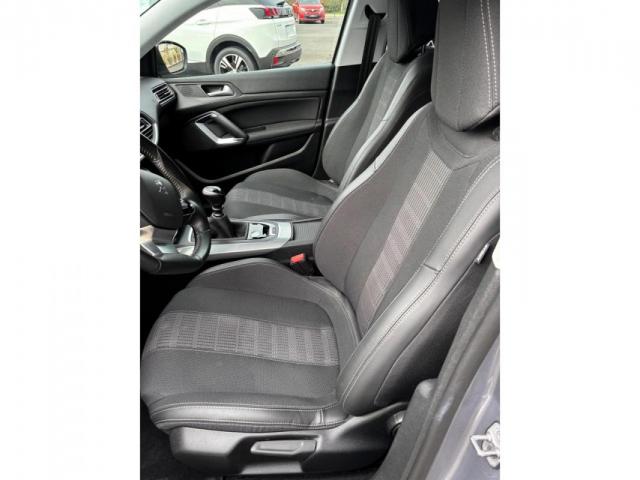 Peugeot 308 image 2
