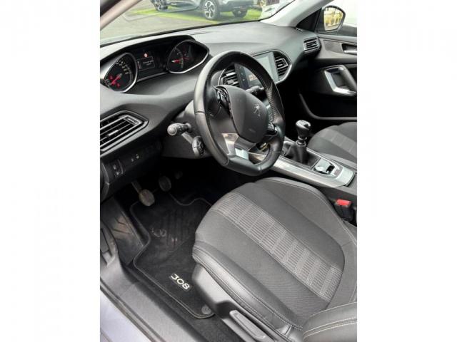 Peugeot 308 image 1