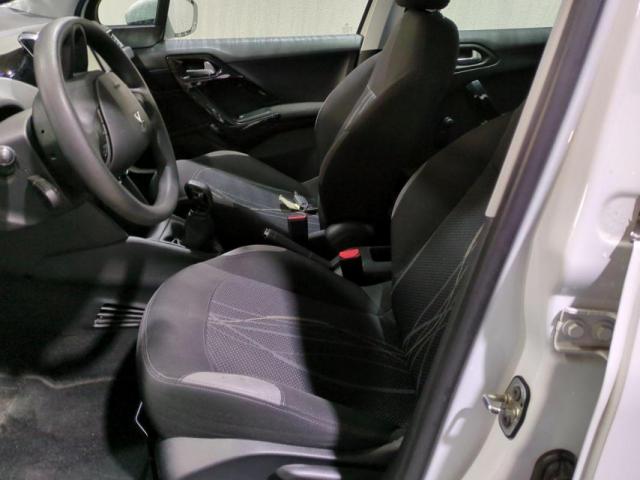 Peugeot 208 image 5