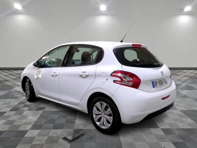 Peugeot 208 image 7