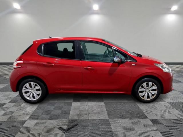 Peugeot 208 image 8