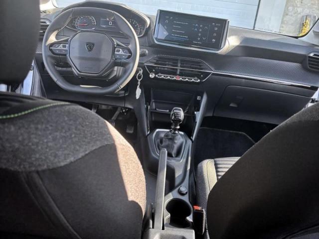 Peugeot 208 image 4