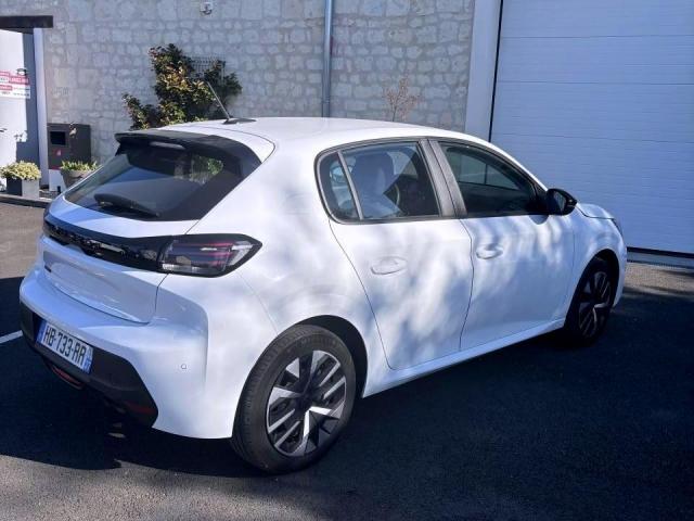 Peugeot 208 image 9