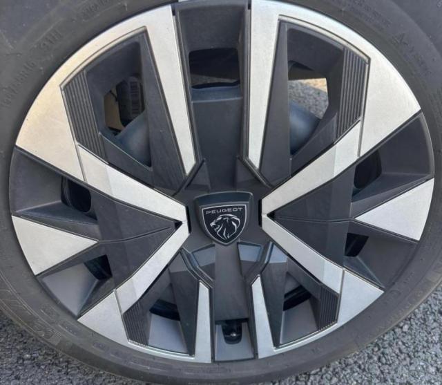 Peugeot 208 image 8