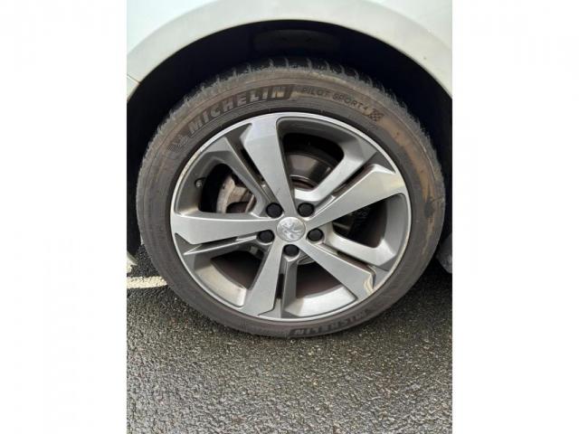 Peugeot 308 image 1