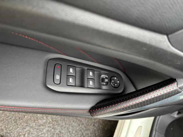 Peugeot 308 image 2