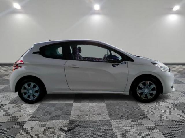 Peugeot 208 image 5