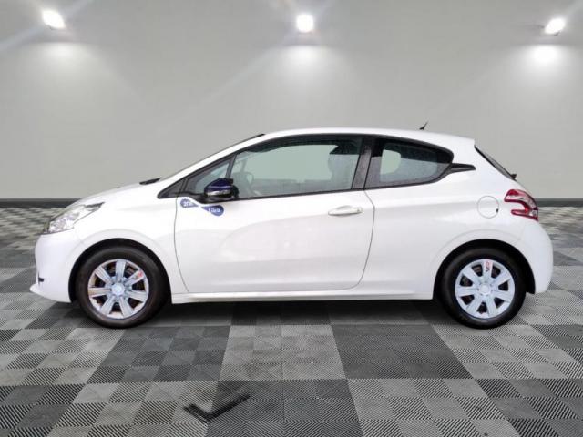 Peugeot 208 image 2
