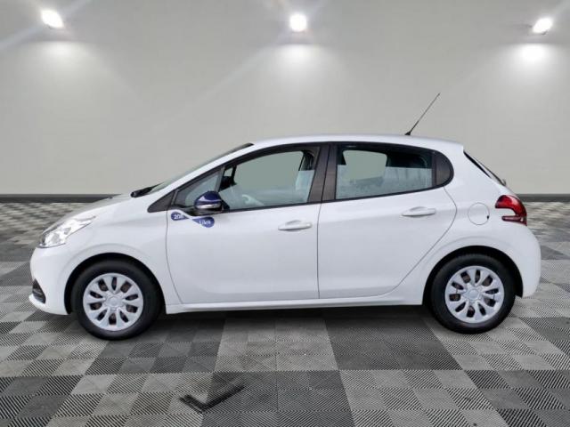 Peugeot 208 image 1